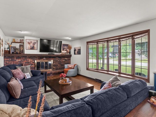 315 S Lincoln DRIVE, Howards Grove, WI 53083