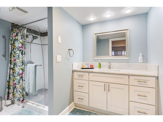 5585 E EVERGREEN Blvd 5101, Vancouver, WA 98661