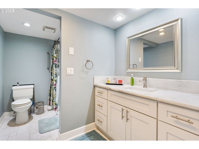 5585 E EVERGREEN Blvd 5101, Vancouver, WA 98661