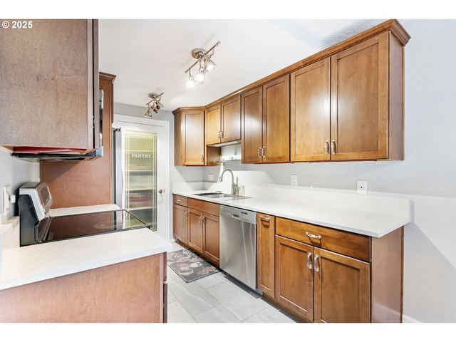 5585 E EVERGREEN Blvd 5101, Vancouver, WA 98661