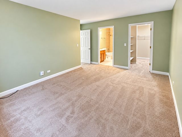 703 Waterford Road 2B, Schaumburg, IL 60193
