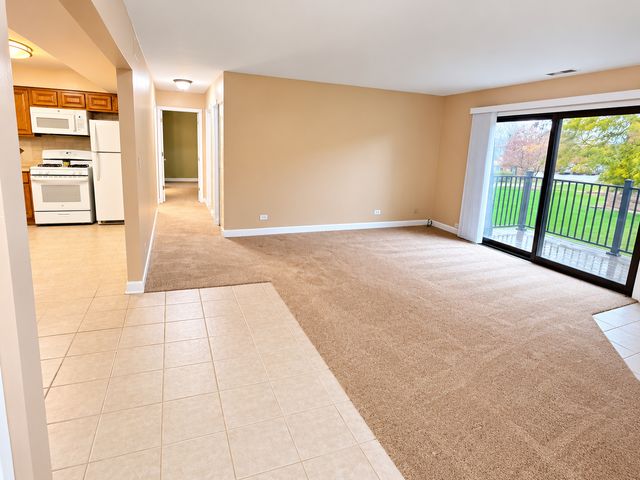 703 Waterford Road 2B, Schaumburg, IL 60193