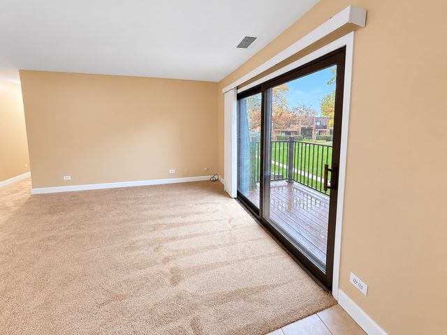 703 Waterford Road 2B, Schaumburg, IL 60193