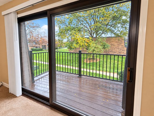 703 Waterford Road 2B, Schaumburg, IL 60193