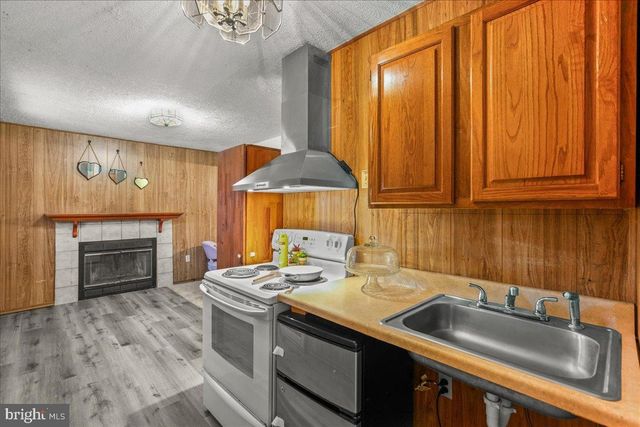 9442 BRENTSVILLE RD, Manassas, VA 20112