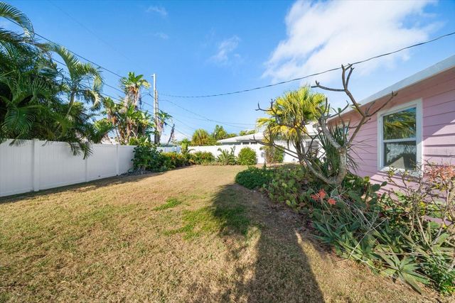 996 BRUCE AVENUE, Clearwater Beach, FL 33767