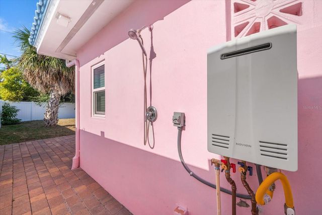 996 BRUCE AVENUE, Clearwater Beach, FL 33767