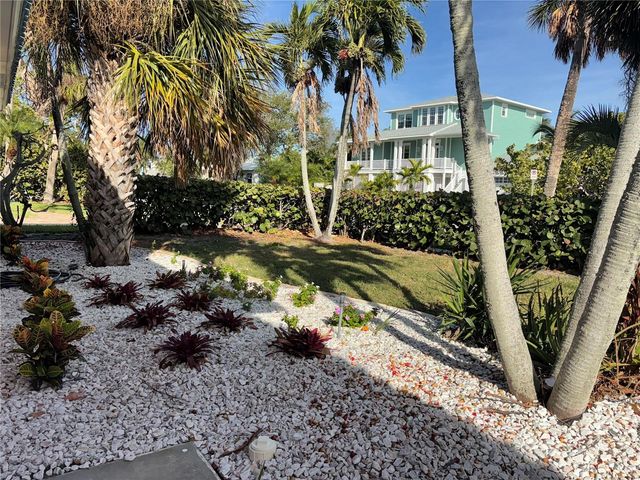 996 BRUCE AVENUE, Clearwater Beach, FL 33767