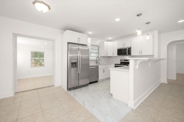 996 BRUCE AVENUE, Clearwater Beach, FL 33767