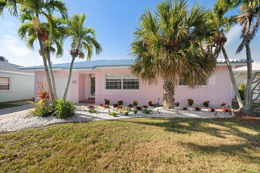 996 BRUCE AVENUE, Clearwater Beach, FL 33767