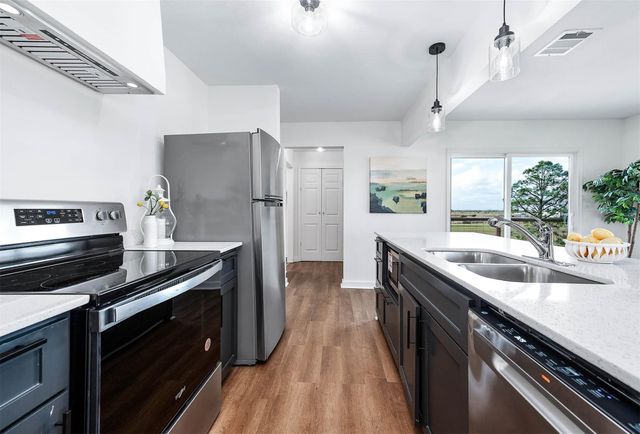 12827 Sandpiper Road, Angleton, TX 77515