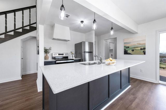 12827 Sandpiper Road, Angleton, TX 77515