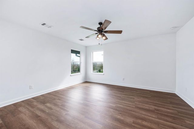 12827 Sandpiper Road, Angleton, TX 77515