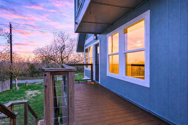 12827 Sandpiper Road, Angleton, TX 77515