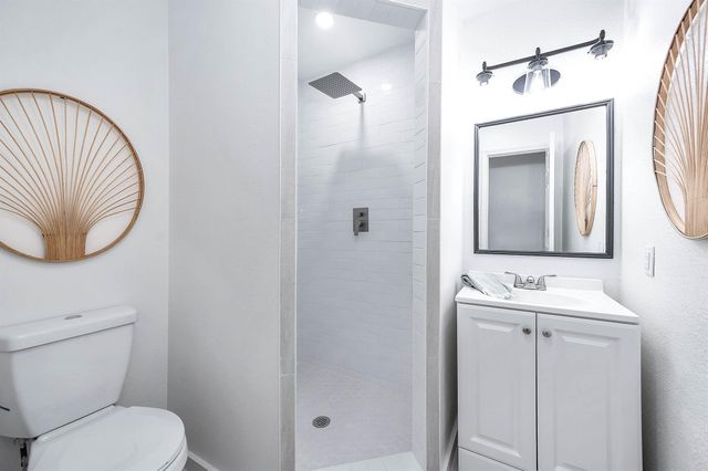 12827 Sandpiper Road, Angleton, TX 77515