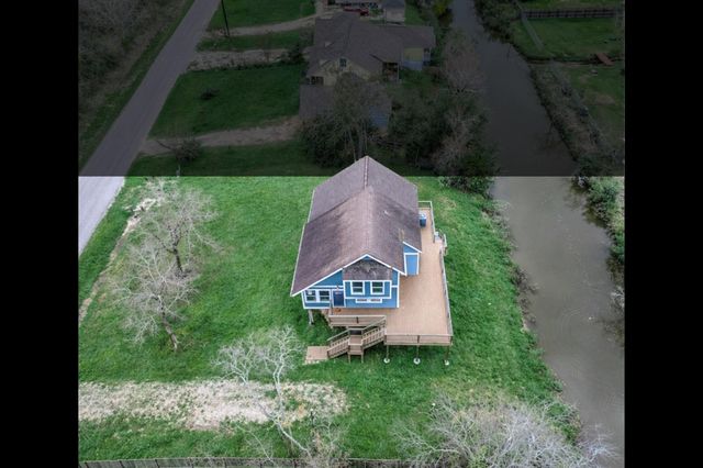 12827 Sandpiper Road, Angleton, TX 77515