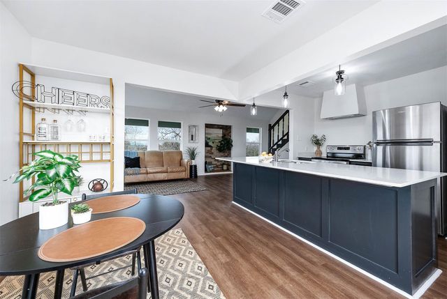 12827 Sandpiper Road, Angleton, TX 77515