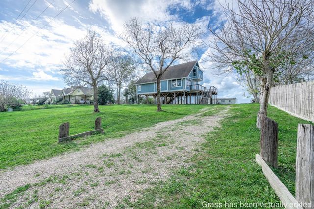 12827 Sandpiper Road, Angleton, TX 77515