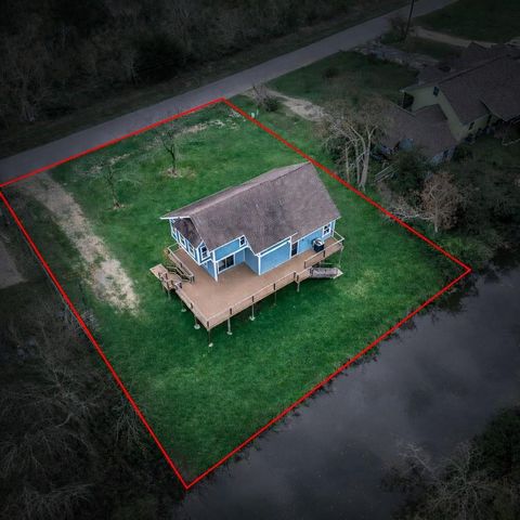 12827 Sandpiper Road, Angleton, TX 77515