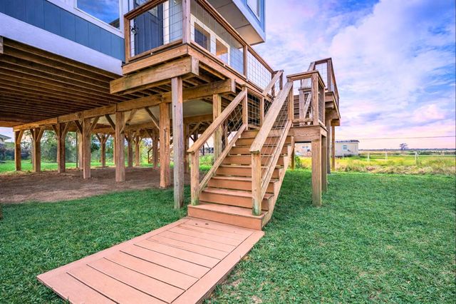 12827 Sandpiper Road, Angleton, TX 77515