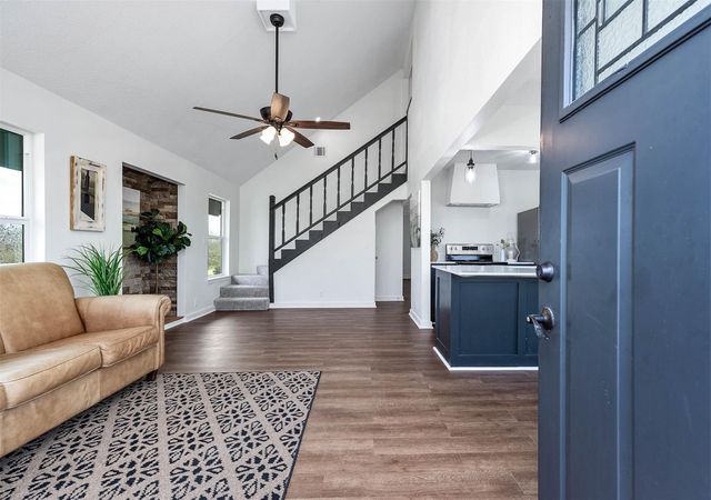 12827 Sandpiper Road, Angleton, TX 77515