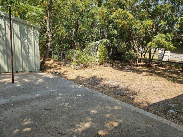 304 W Metcalfe ST, Hutto, TX 78634