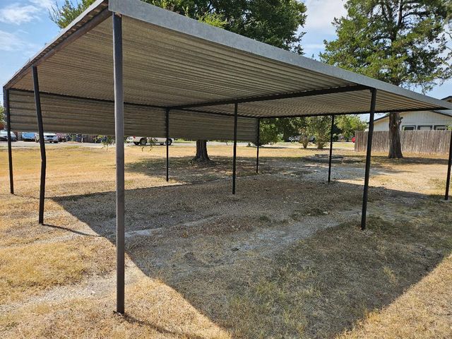 304 W Metcalfe ST, Hutto, TX 78634