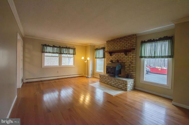 25 BASIN HILL RD, Duncannon, PA 17020