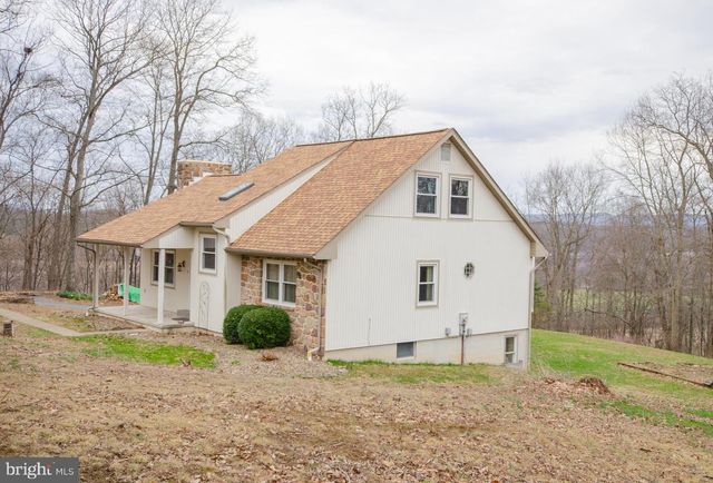 25 BASIN HILL RD, Duncannon, PA 17020