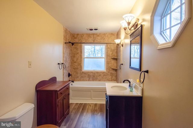 25 BASIN HILL RD, Duncannon, PA 17020