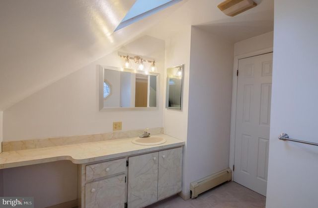 25 BASIN HILL RD, Duncannon, PA 17020