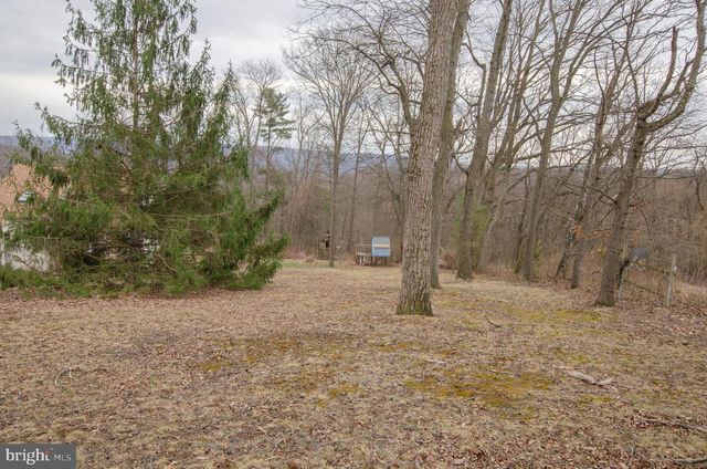 25 BASIN HILL RD, Duncannon, PA 17020