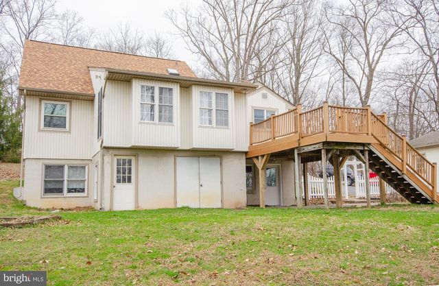 25 BASIN HILL RD, Duncannon, PA 17020