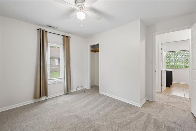 8400 Greenwood Street, Raytown, MO 64138