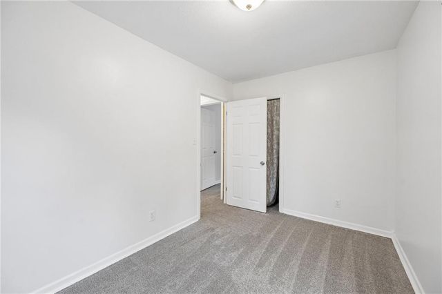 8400 Greenwood Street, Raytown, MO 64138