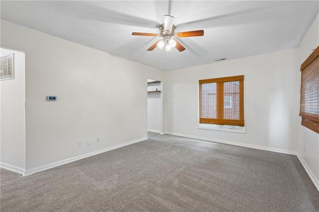 8400 Greenwood Street, Raytown, MO 64138