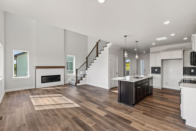 2824 Prairieside Place, Norwalk, IA 50211