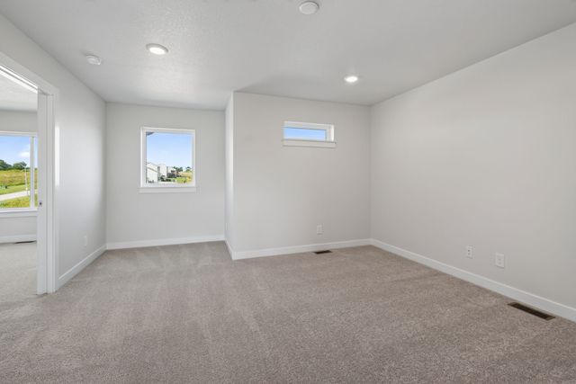 2824 Prairieside Place, Norwalk, IA 50211