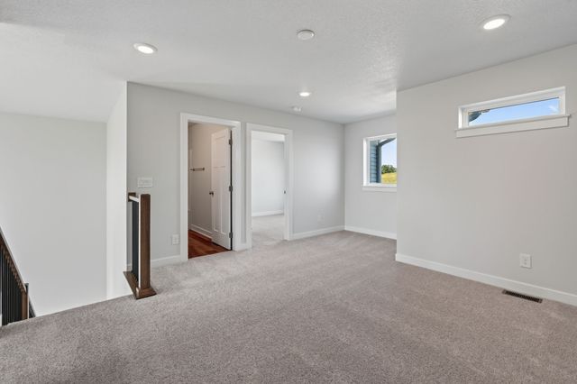 2824 Prairieside Place, Norwalk, IA 50211