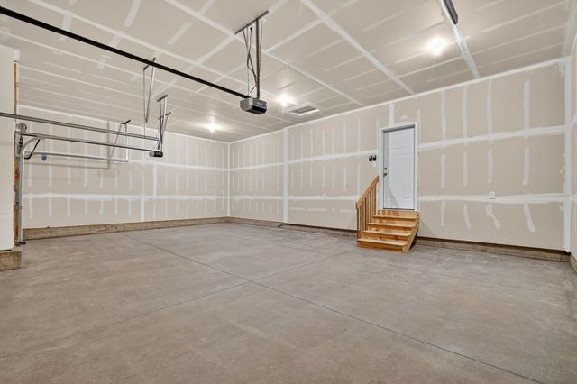 2824 Prairieside Place, Norwalk, IA 50211