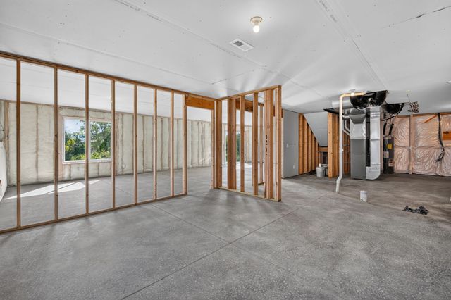 2824 Prairieside Place, Norwalk, IA 50211