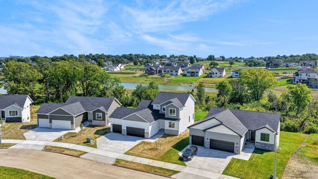 2824 Prairieside Place, Norwalk, IA 50211
