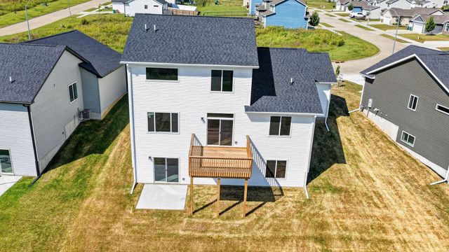 2824 Prairieside Place, Norwalk, IA 50211