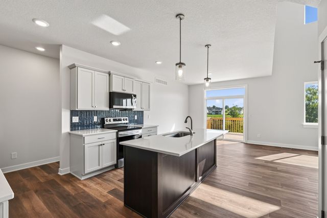 2824 Prairieside Place, Norwalk, IA 50211