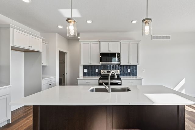 2824 Prairieside Place, Norwalk, IA 50211