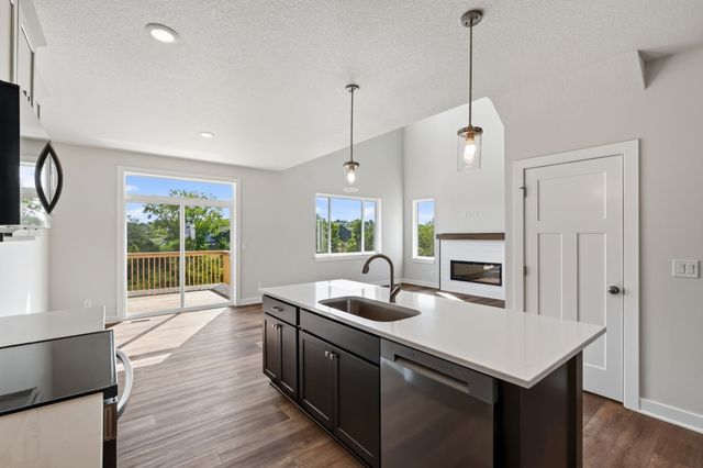 2824 Prairieside Place, Norwalk, IA 50211
