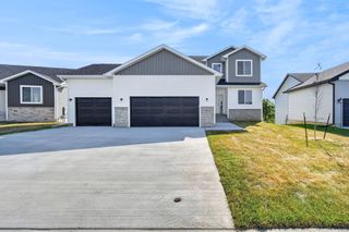 2824 Prairieside Place, Norwalk, IA 50211