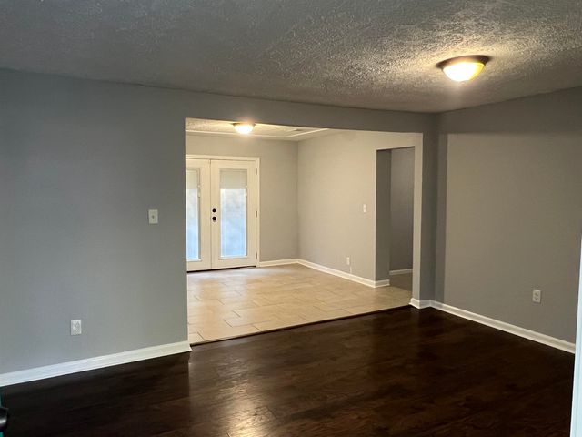 420 Lockridge Lane, Lawrenceville, GA 30046