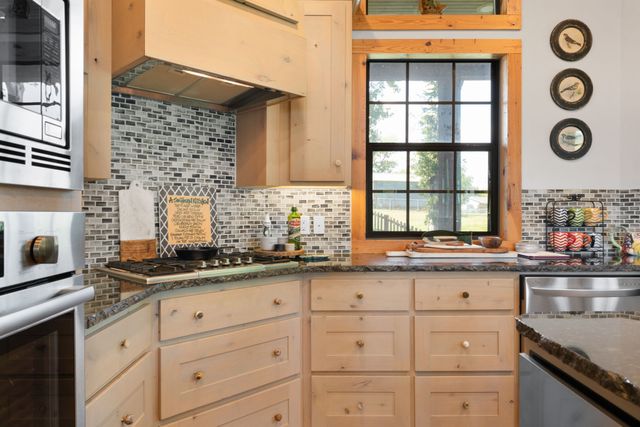 2501 Forest Hill Drive, Tool, TX 75143