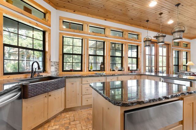 2501 Forest Hill Drive, Tool, TX 75143